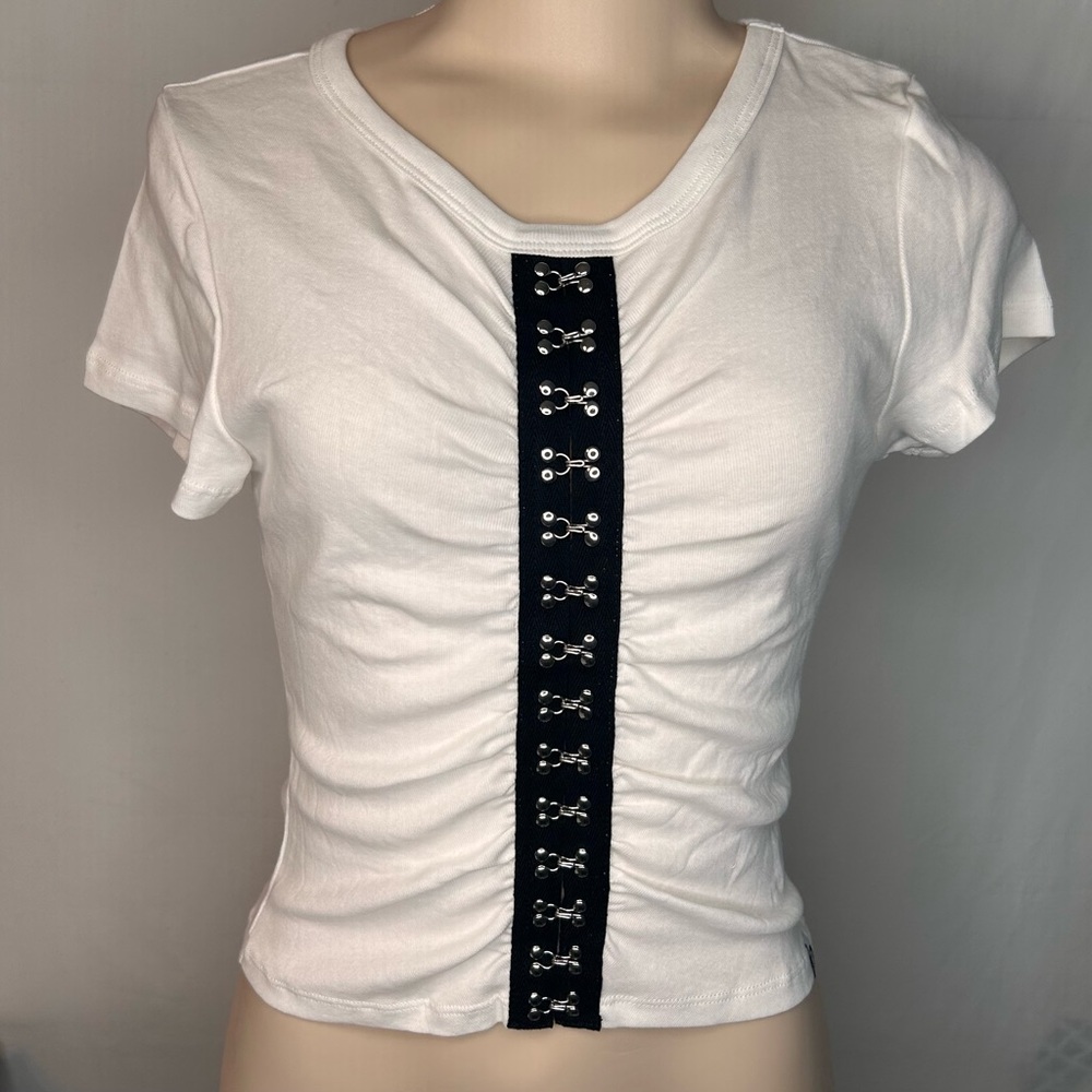 NWT DAYDREAMER Hook & Eye Baby Tee in Vintage White Size L
